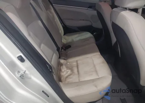 2017 Hyundai Elantra Se z USA, uszkodzony, nr VIN 5NPD84LF7HH130812